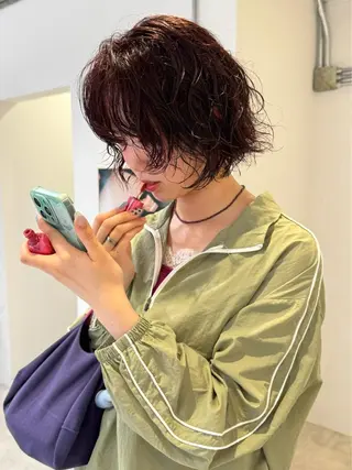 ショート パーマ ブラウンカラー/ レイヤー/ ローレンのヘアスタイル