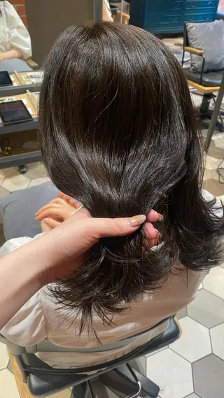 セミロング 髪質改善韓国レイヤー SHIORI🦋のヘアスタイル