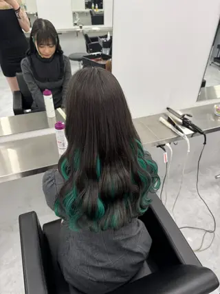 ロング カラー ユウキ/ハイトーン/ ブリーチカラーのヘアスタイル