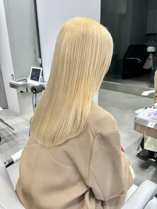 ロング カラー iLi 《イリ》のヘアスタイル