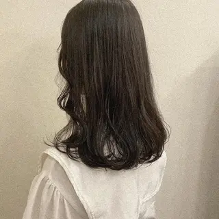カラー 依咲 isakiのヘアスタイル