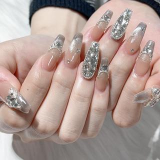 ネイル Queens テイのネイルデザイン