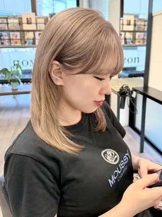 ミディアム Minami Yuiのヘアスタイル
