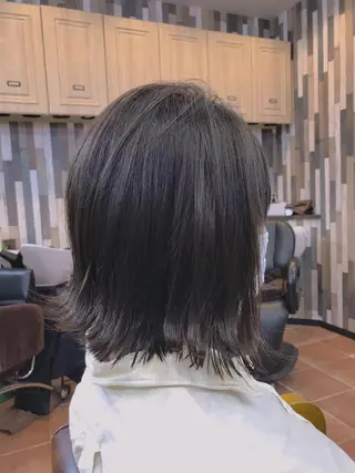ミディアム 大澤 唯のヘアスタイル