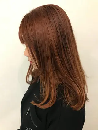 カラー 💓パーマ，💗 レイヤーカットのヘアスタイル