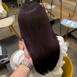 カラー ウルフ/シャギーカッ ト/ハッシュカットのヘアスタイル