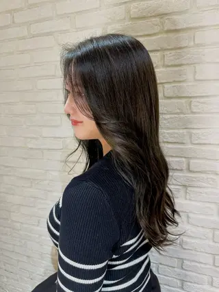 金 春江のヘアスタイル