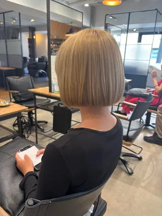 ショート 心斎橋/透明感カラー 🫧アサノハルカのヘアスタイル