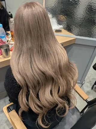 ロング カラー 古屋 美春のヘアスタイル