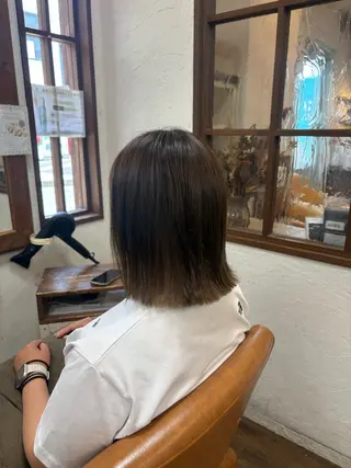 ショート カラー 元山 透明感艶カラー 🌻レイヤーカットのヘアスタイル