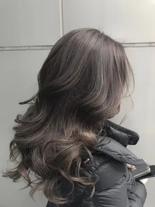 セミロング カラー 【透明感、艶髪】西村 有司のヘアスタイル