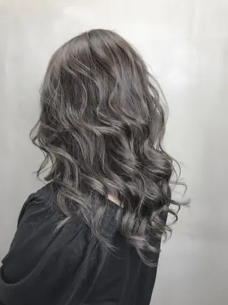 セミロング カラー 【透明感、艶髪】西村 有司のヘアスタイル