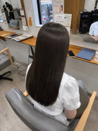 ロング ちほ/顔周りレイヤー /ベージュカラーのヘアスタイル