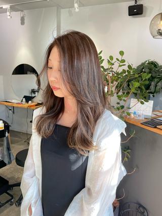 ロング 岸川 恭子のヘアスタイル