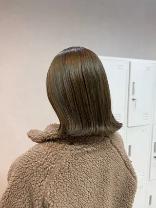 ミディアム 山内 都弥のヘアスタイル