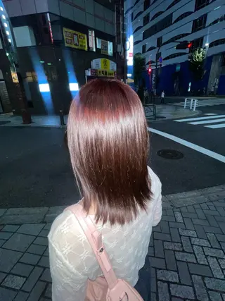 ミディアム カラー la fith hinaのヘアスタイル
