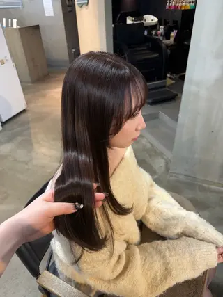ロング aimu/レイヤー/ カラー/髪質改善のヘアスタイル