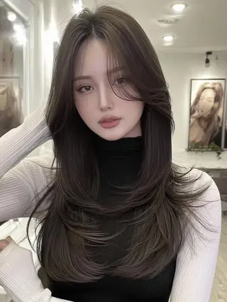 セミロング 𝓨̆̈𝓾𝓲ྀི 🫧カットモデルのヘアスタイル