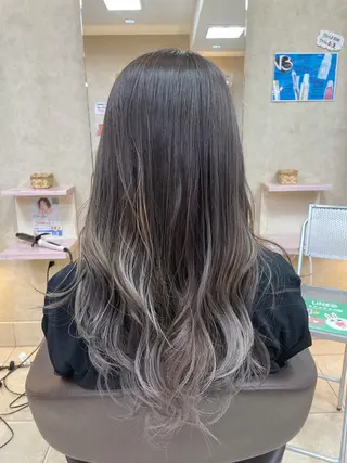 ロング 前田 菜奈子のヘアスタイル