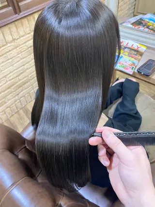 ロング カラー 服部 樹季のヘアスタイル
