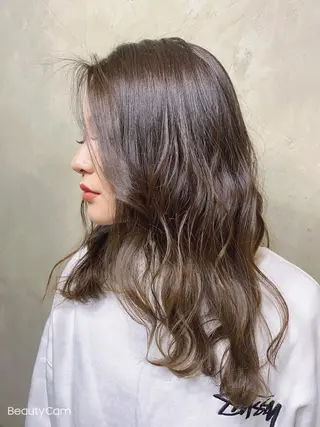 セミロング カラー ハイトーンカラー 🦋yuri🦋のヘアスタイル