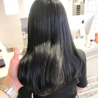 ロング カラー ハイトーン×レイヤー カットTAKUMIのヘアスタイル
