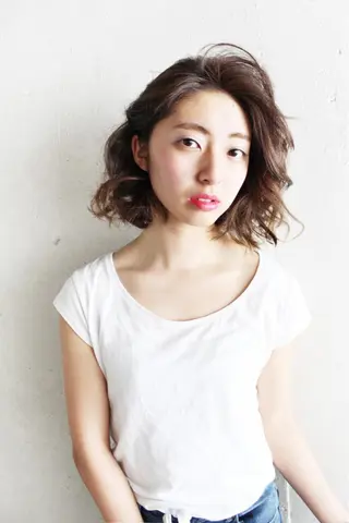 ミディアム 桑名 淳のヘアスタイル