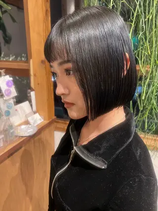 ショート カラー ENIF 大島 芽生のヘアスタイル