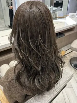 カラー カノ レイヤー/似合わせのヘアスタイル