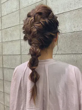 セミロング ヘアアレンジ ポルトユイ エツのヘアスタイル