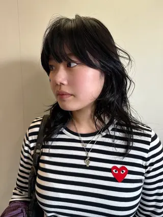 ミディアム レイヤーカット\ウル フ　chinatsuのヘアスタイル