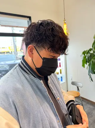 ショート パーマ ハヤサカ マユキのヘアスタイル
