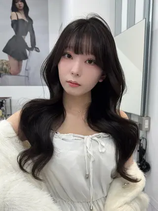 ロング Rita/髪質改善/ ブリーチなしWカラーのヘアスタイル
