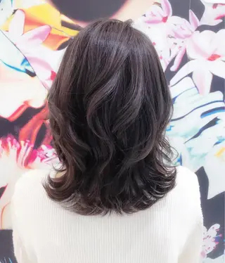 ミディアム パーマ 趙 英来のヘアスタイル