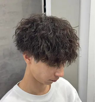パーマ メンズ メンズヘア カット、パーマ特化のヘアスタイル