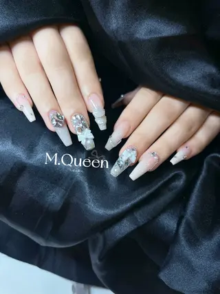 ネイル MQueen ネイルサロンマルのネイルデザイン