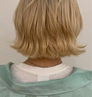 ショート カラー wakana/ 柔らかベージュカラーのヘアスタイル