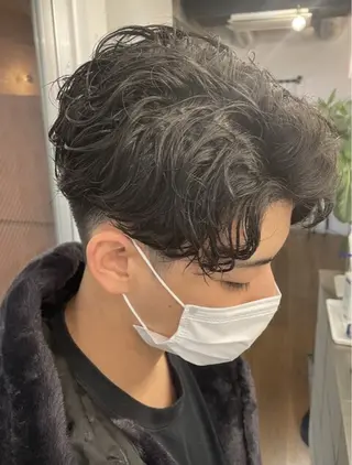 パーマ メンズ 中谷海里/フェザー パーマ/スパイキーのヘアスタイル