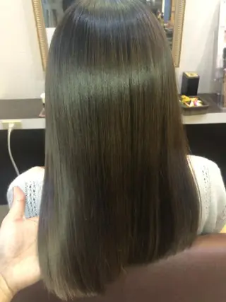 カラー ロング 髪の病院 ルーミールームのヘアスタイル