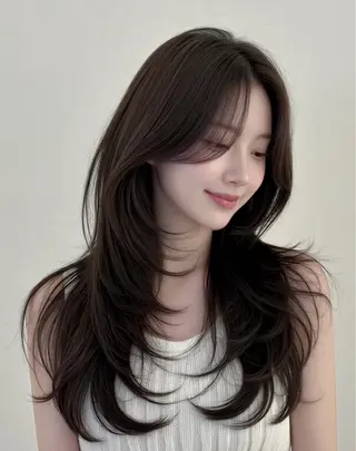ロング カラー 韓国風レイヤーカラー ライムのヘアスタイル