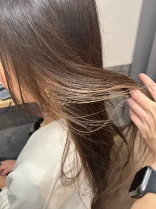 ロング カラー reeed konnoのヘアスタイル