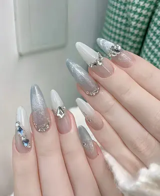 ネイル 相沢 さやかのネイルデザイン