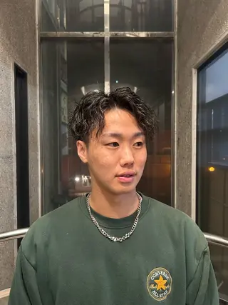 ショート パーマ メンズ ホンマハルヤ/ パーマ・カラーのヘアスタイル