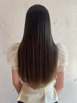 ロング カラー EIGHT 中川原 菜々子のヘアスタイル