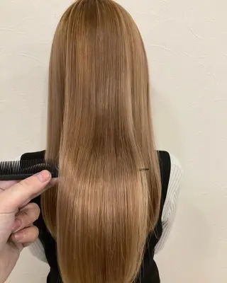 カラー Misirlou Hairのヘアスタイル