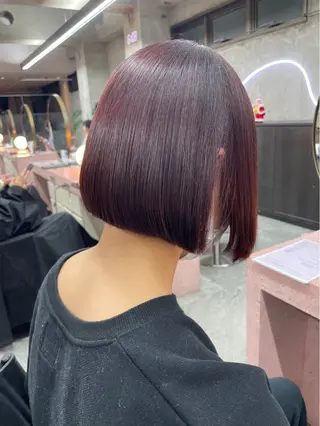 ショート ami /酸性 ストレート/カラーのヘアスタイル