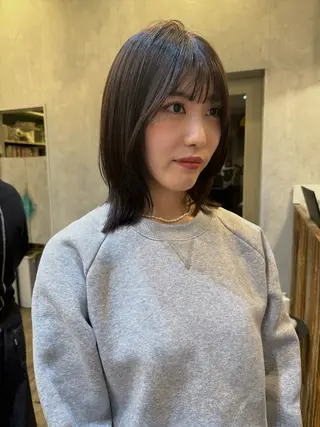 ミディアム 似合わせレイヤー、 透けカラー/杉本花のヘアスタイル