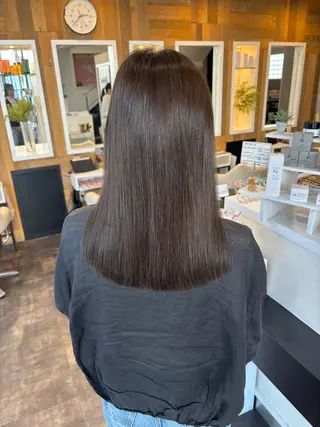 ミディアム カラー 藤原 梨夢のヘアスタイル