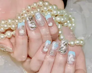 ネイル 🦋 Queenieのネイルデザイン