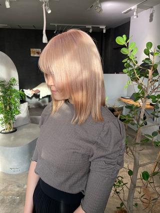ミディアム 岸川 恭子のヘアスタイル